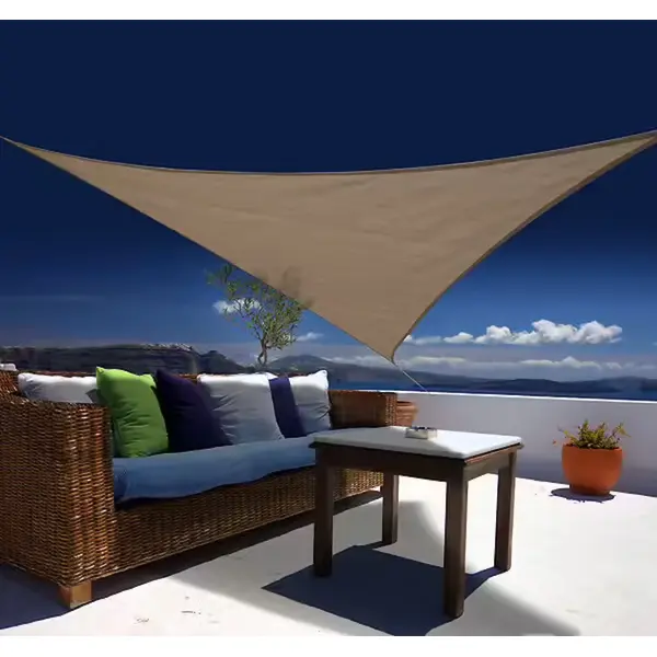 Voile d’ombrage triangulaire - Austral - 3,60 x 3,60 m - polyéthylène brun havane protection UV 90 % - Jardiline