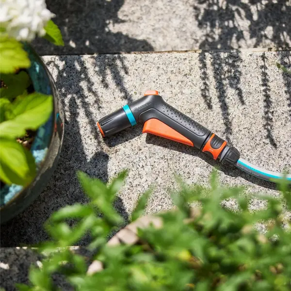 Pistolet de nettoyage multijet Classic + raccord Aquastop - 2 jets avec kit de raccordement complet - GARDENA