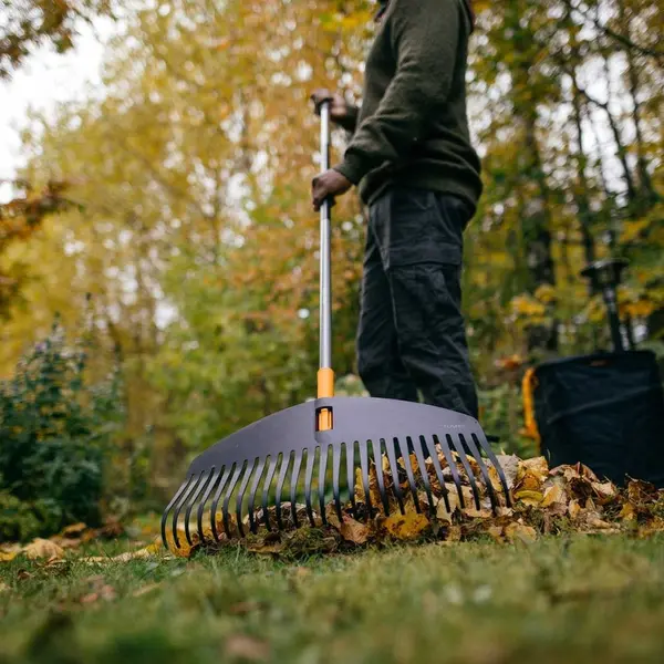 Balai à feuilles Ergonomic - FISKARS