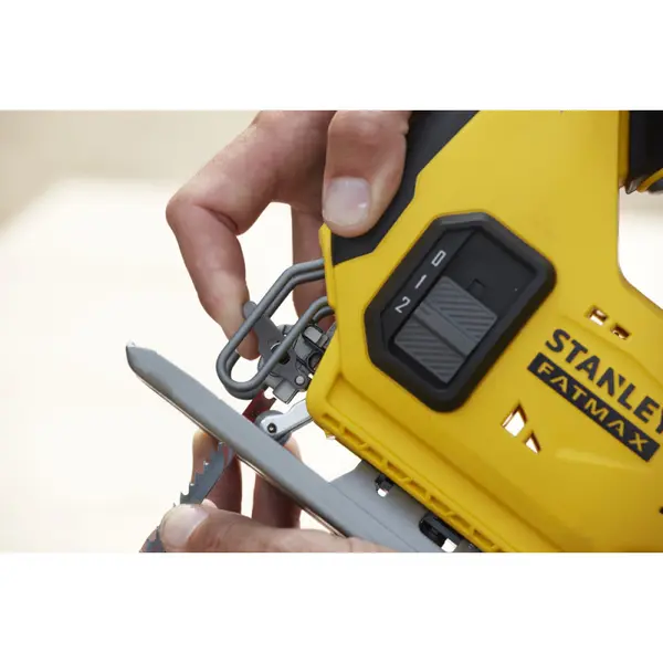 Scie sauteuse sur batterie SFMCS600B-XJ 18 V STANLEY FATMAX