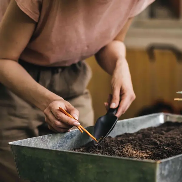 Plantoir à graines Solid - Guide de mesure - Fabriqué en FiberComp - FISKARS