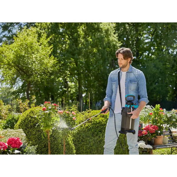 Pulvérisateur à pression sur batterie EasyPump 5L - GARDENA