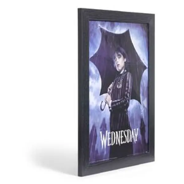 Affiche Mercredi Addams dans cadre bois noir 33,5x44,5xH1,5cm