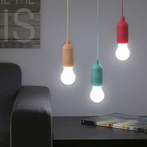 Bombilla LED INNOVAGOODS portátil Bombilla Led Portatil C/Cordon Innova