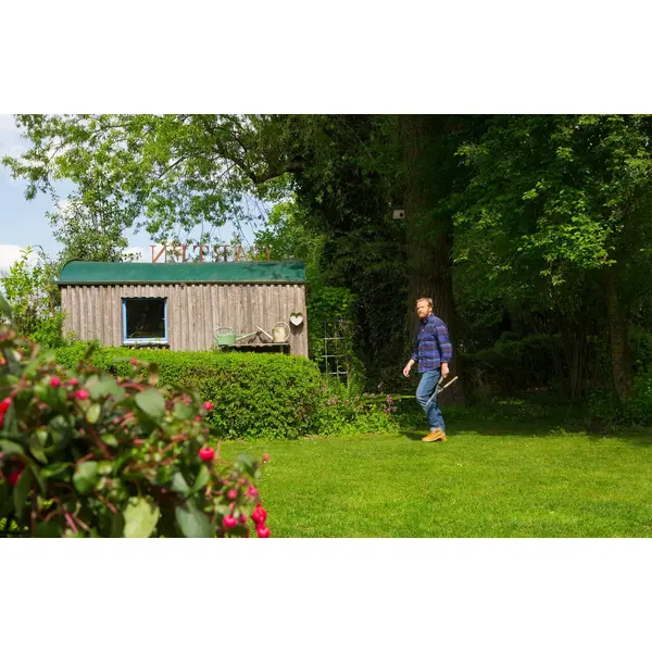Cisaille à Haies NatureCut - FSC 100% - Lames ondulées anti-adhérentes - coupe : 23 cm - GARDENA