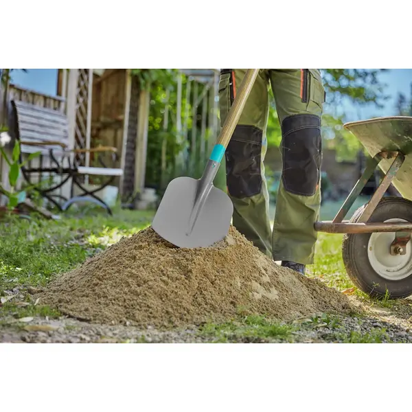 Pelle à sable à bords plats NatureLine FSC 100% - poignée droite - GARDENA