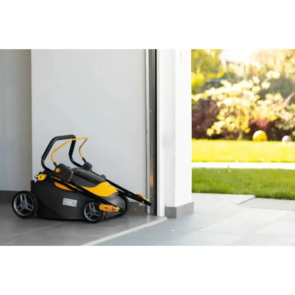 Tondeuse sans fil batterie 2Ah incluse - Collector 136e kit - 250 m² - largeur coupe 34 cm - jaune - Stiga