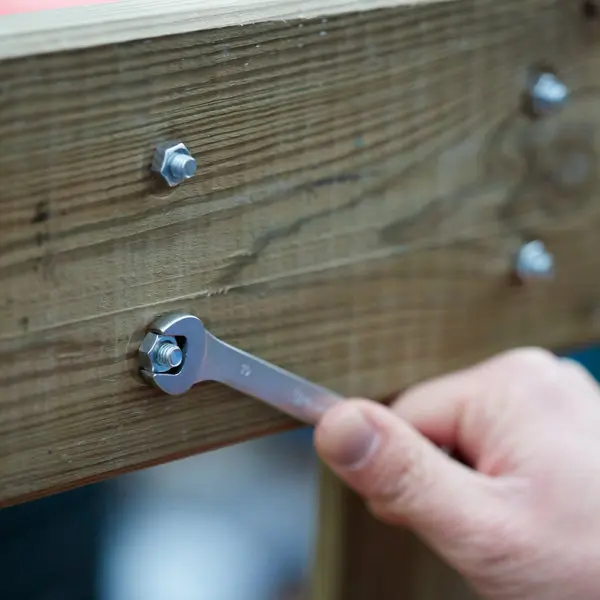 Boite de 2 kg d'écrous à visser tête hexagonale Ø16 mm en acier
