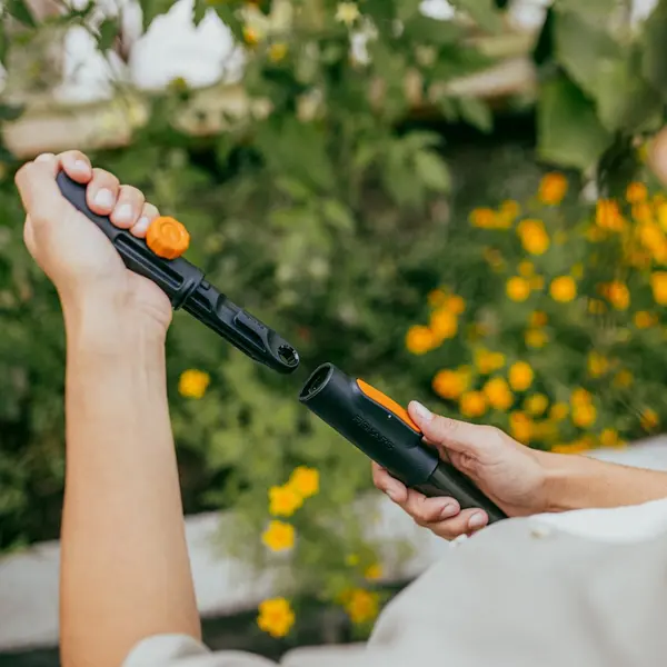 Adaptateur universel - OneClick - compatibilité outils de jardinage - FISKARS