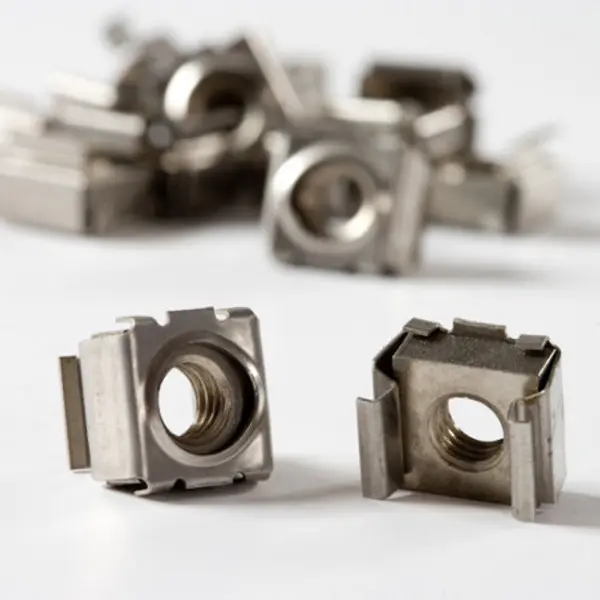 Ecrou cage M6 compatible avec les grilles perforées des gammes Argenta et polyester IP66 IDE