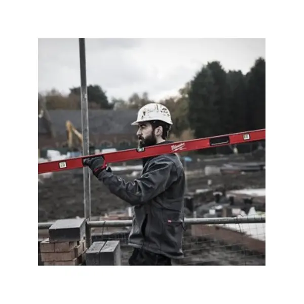 Niveau tubulaire BACKBONE 2 m MILWAUKEE 4932459072