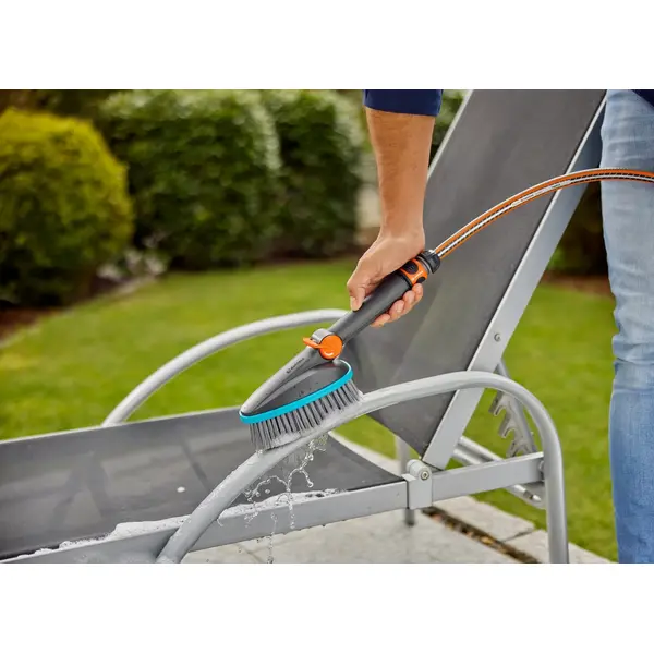 Brosse de lavage à main M souple réglable - GARDENA
