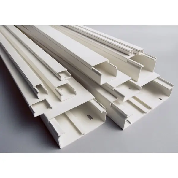 Moulure blanche goulotte L. 2 m x P. 25 x4 H. 40 mm