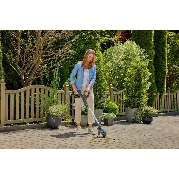 Nettoyeur de joints EasyWeed 18V / P4A sans batterie - GARDENA