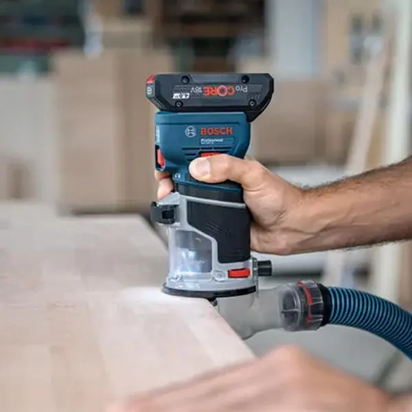 Affleureuse défonceuse sans fil GKF 18V8 Solo en L-Boxx Bosch