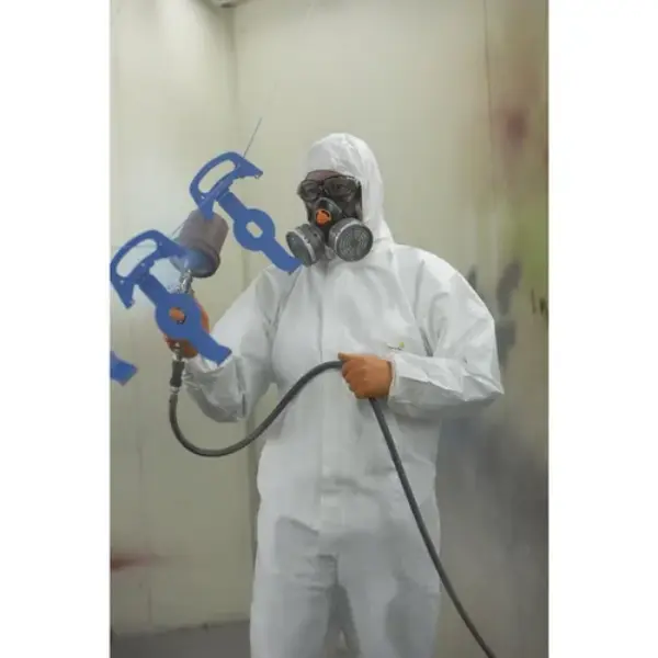 Combinaison de travail non tissée a capuche - usage unique