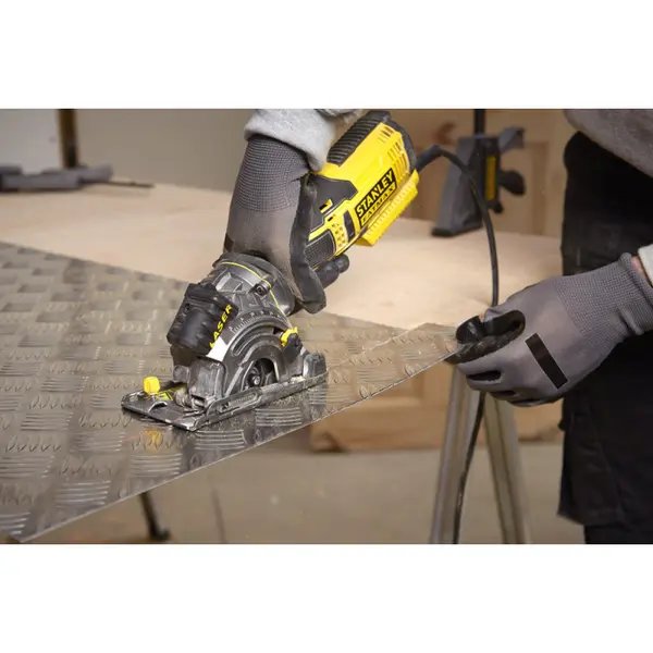 Scie multi-matériaux électrique FME380K-QS 650 W STANLEY FATMAX