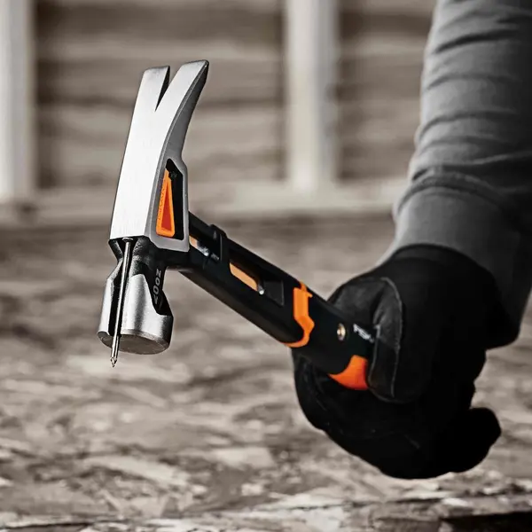 Marteau de coffreur L - 910g - FISKARS