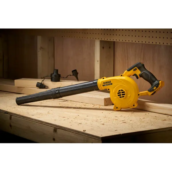 DEWALT Souffleur d'atelier compact 18V XR Solo - DCV100