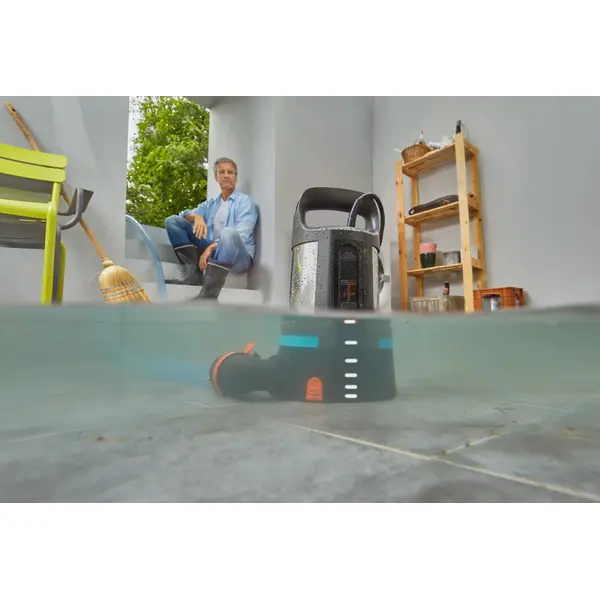 Pompe d'évacuation eaux claires 11000 Aquasensor - GARDENA