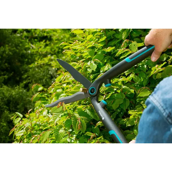 Cisaille à Haies EasyCut - lames ondulées anti-adhérentes - poignées ergonomiques - coupe : 23 cm - GARDENA