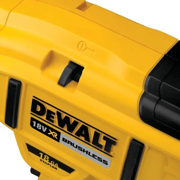 DEWALT Agrafeuse sans fil 18V XR 18Ga 12 à 38 mm Solo - DCN681N