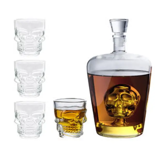 Coffret rhum carafe et verre x4 design tête de mort
