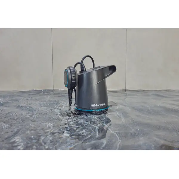 Pompe d’évacuation pour eaux claires 20000 BASIC - 20 000 l/h - Résidu 1 mm - Flotteur intégré - GARDENA
