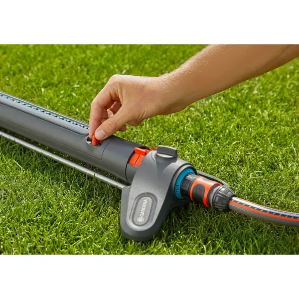 Arroseur oscillant AquaZoom M - arrosage 9 à 250 m² - portée 3 à 18 m - largeur 3 à 14 m - GARDENA